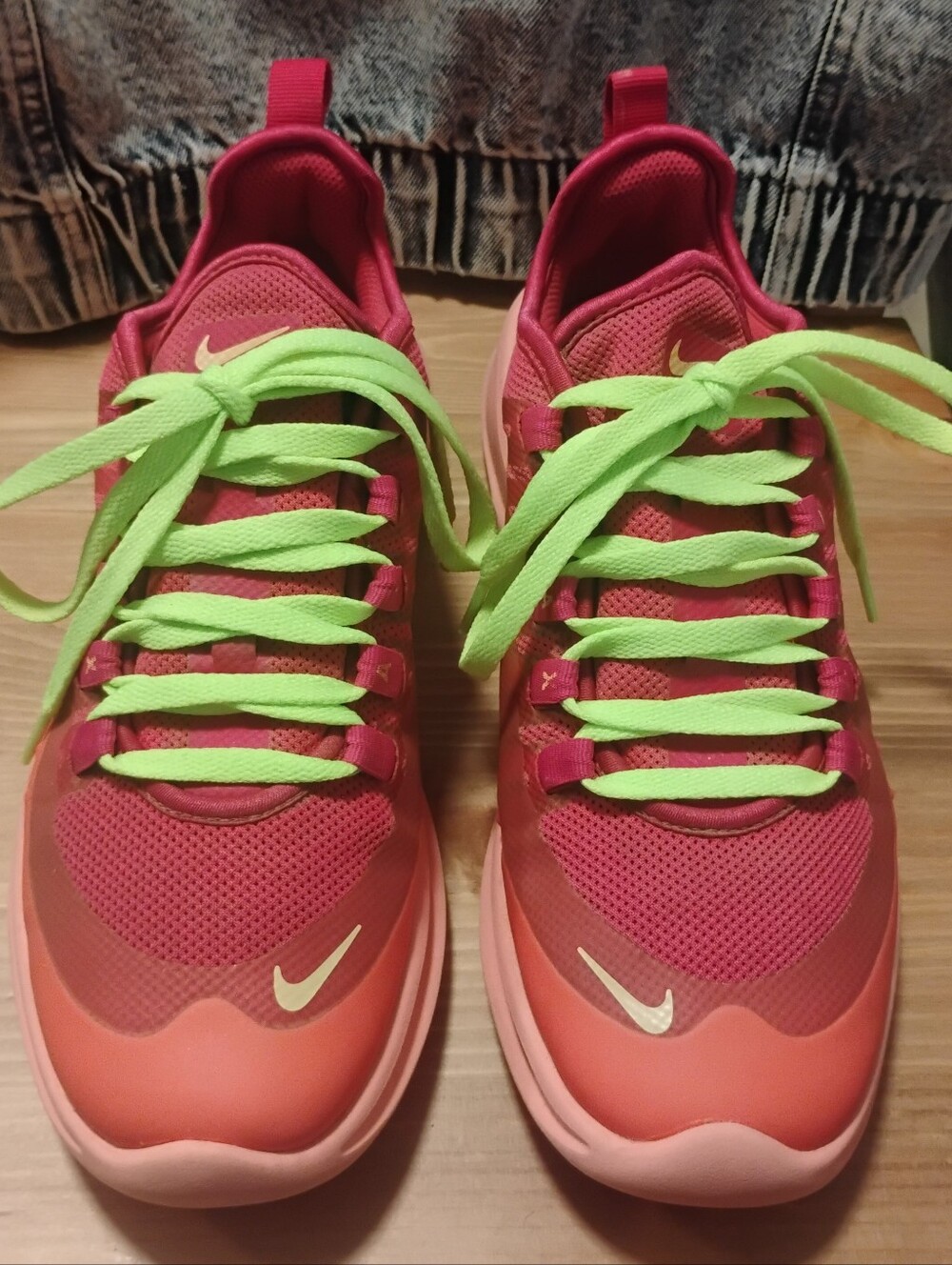 Nike Women's Air Max Axis Sneakers Running Shoes in Pink/Melon/Coral, Size 9.5 - Picture 3 of 16